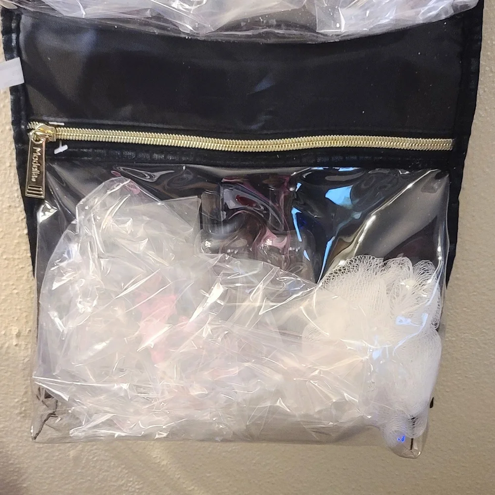 NWT Faux Leather & Nylon travel Beauty Organizer